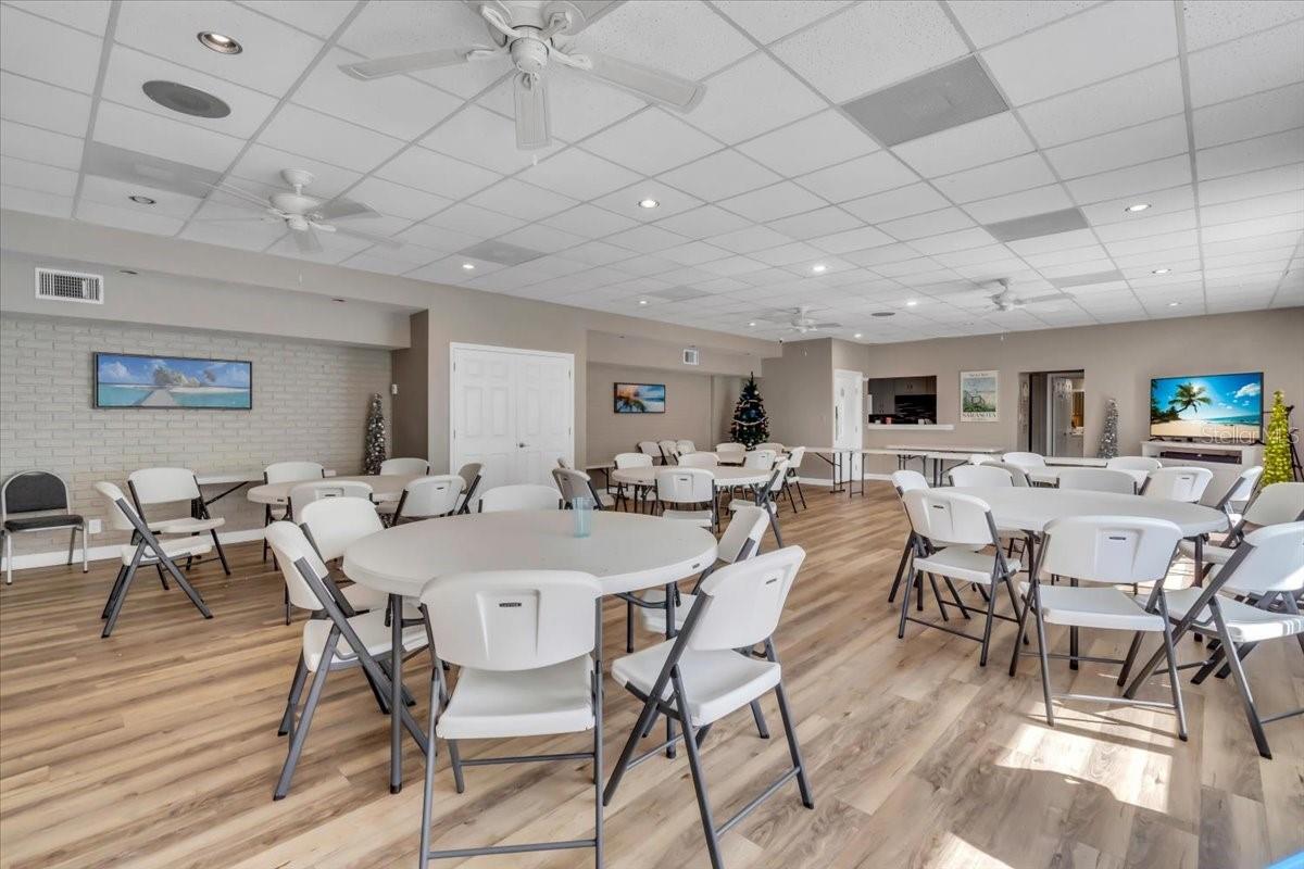 CRESCENT ROYALE - Residential