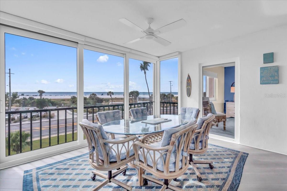 CRESCENT ROYALE - Residential