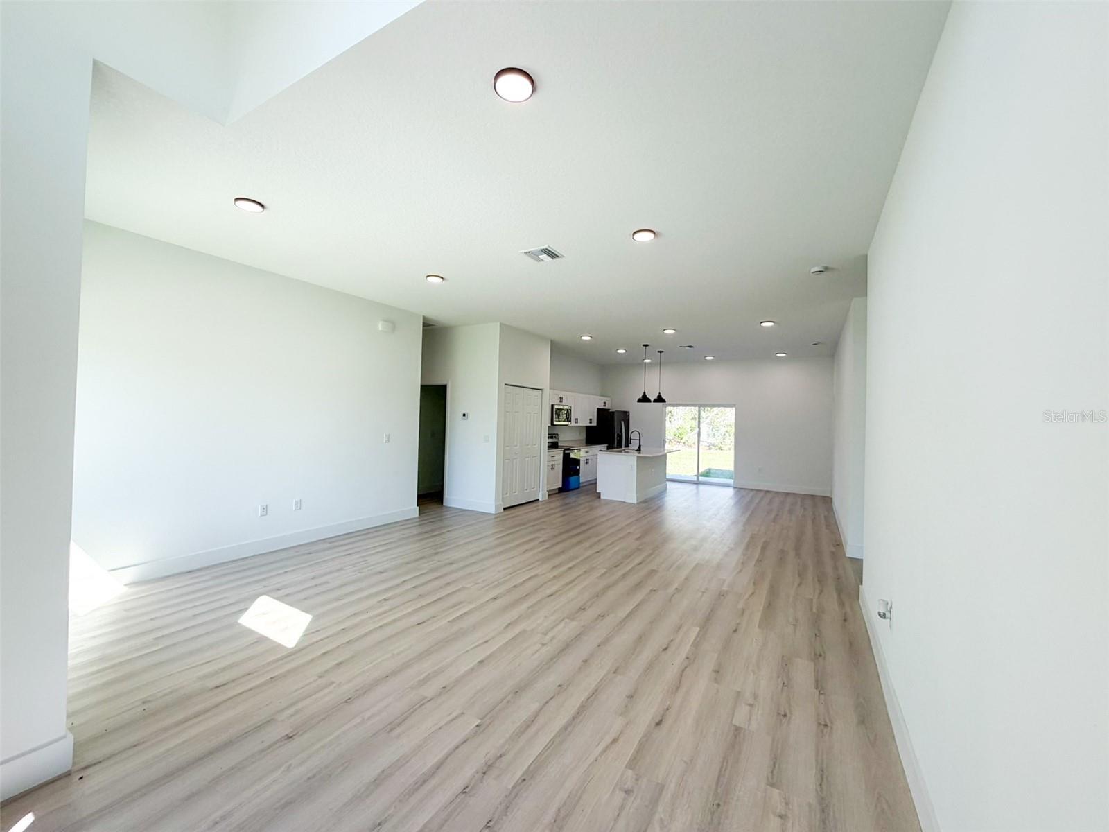 15621 SW 46TH CIRCLE