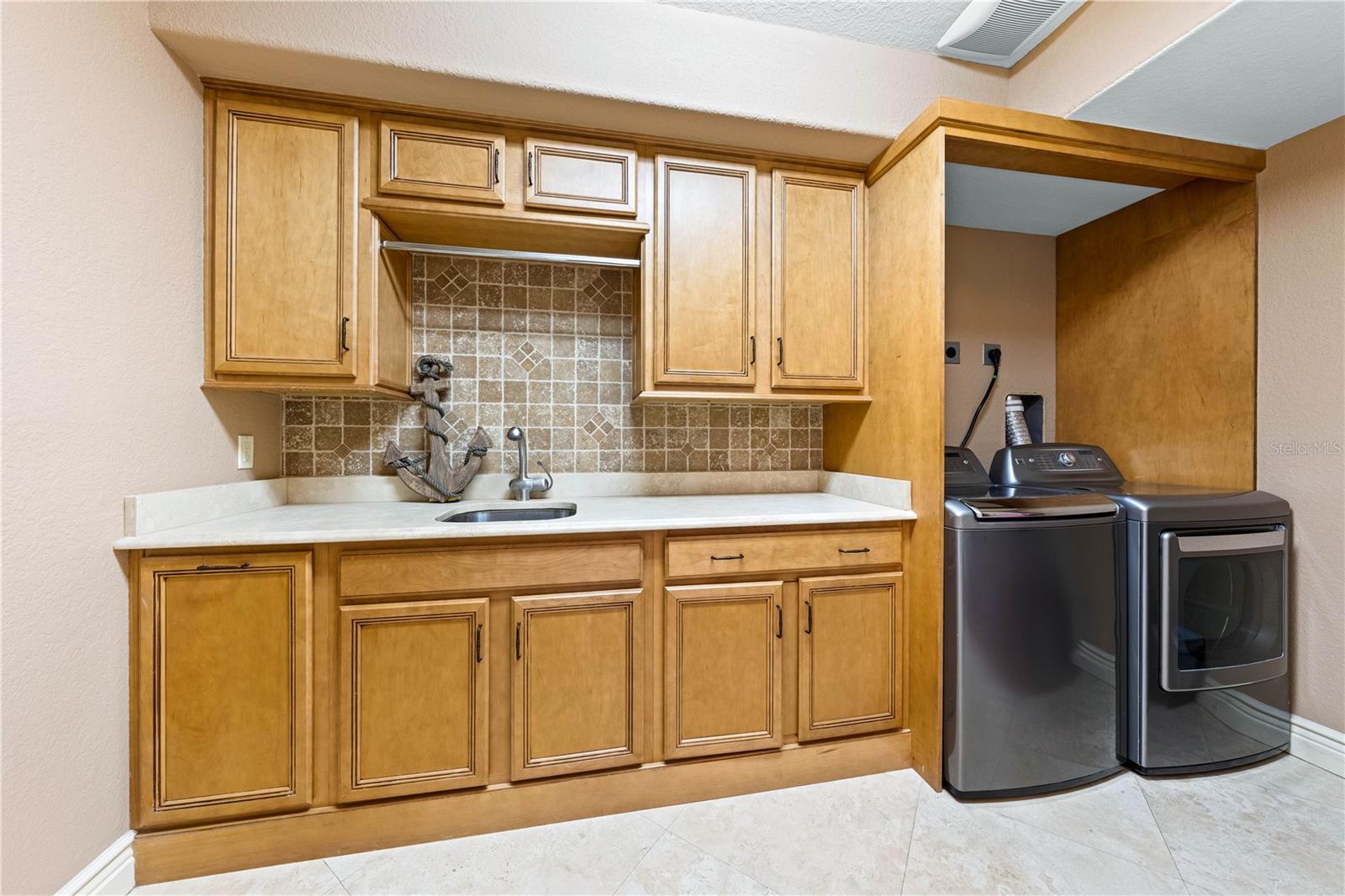 SAINT ARMANDS DIV JOHN RINGLING ESTATES - Residential