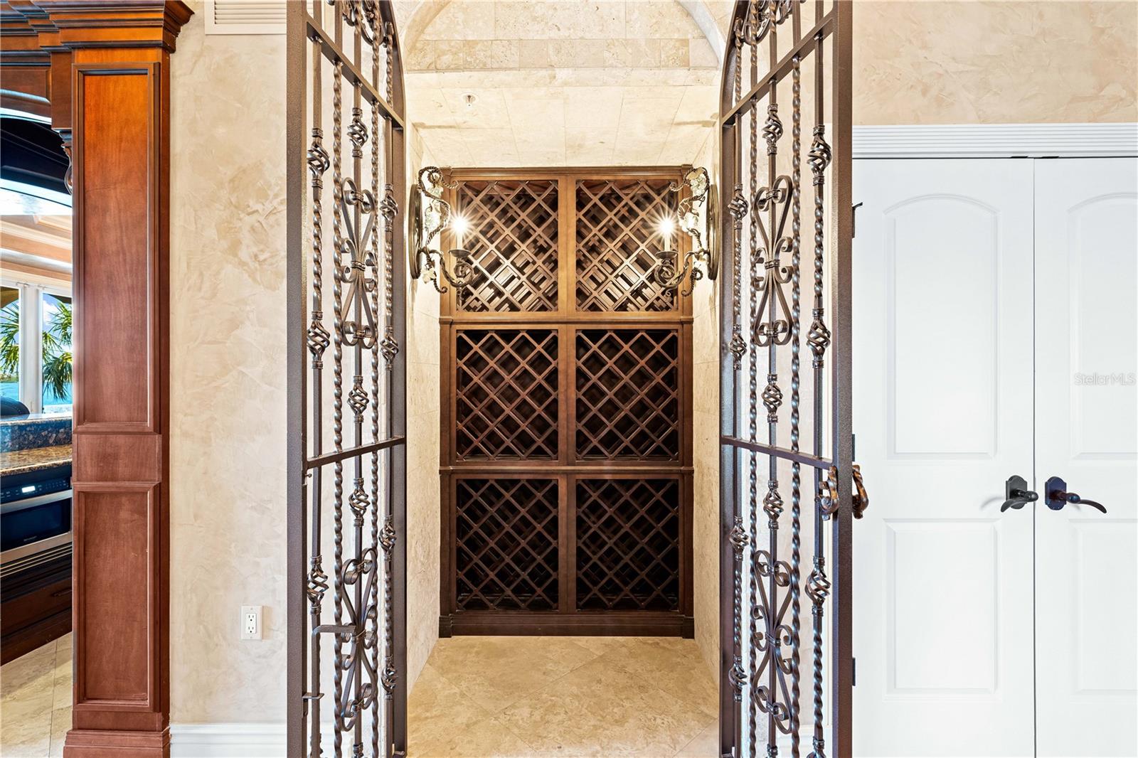SAINT ARMANDS DIV JOHN RINGLING ESTATES - Residential