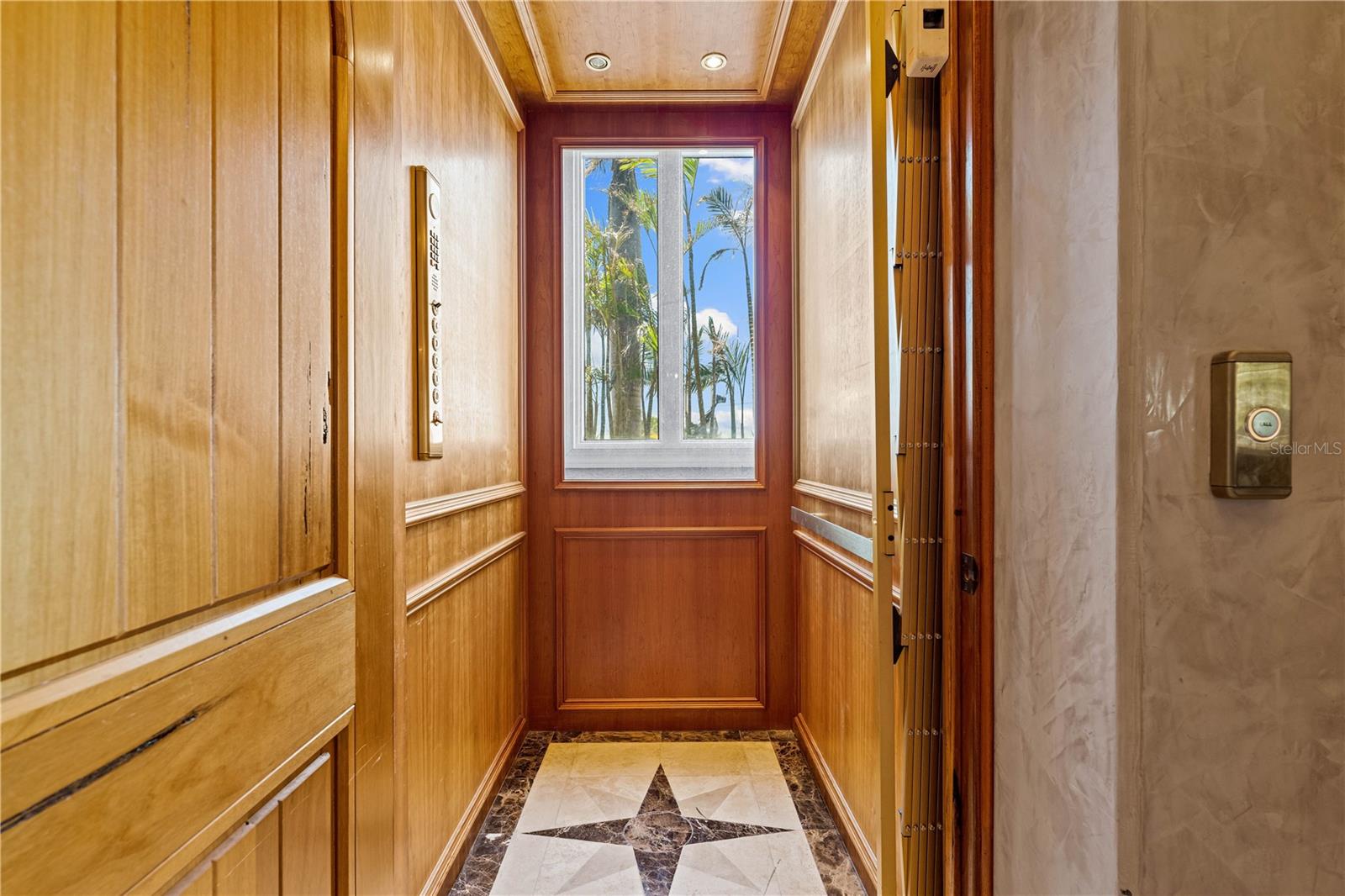 SAINT ARMANDS DIV JOHN RINGLING ESTATES - Residential