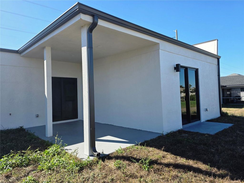 Photo of 1035 Kismet Parkway W, Cape Coral, FL 33993 (MLS # S5140242)