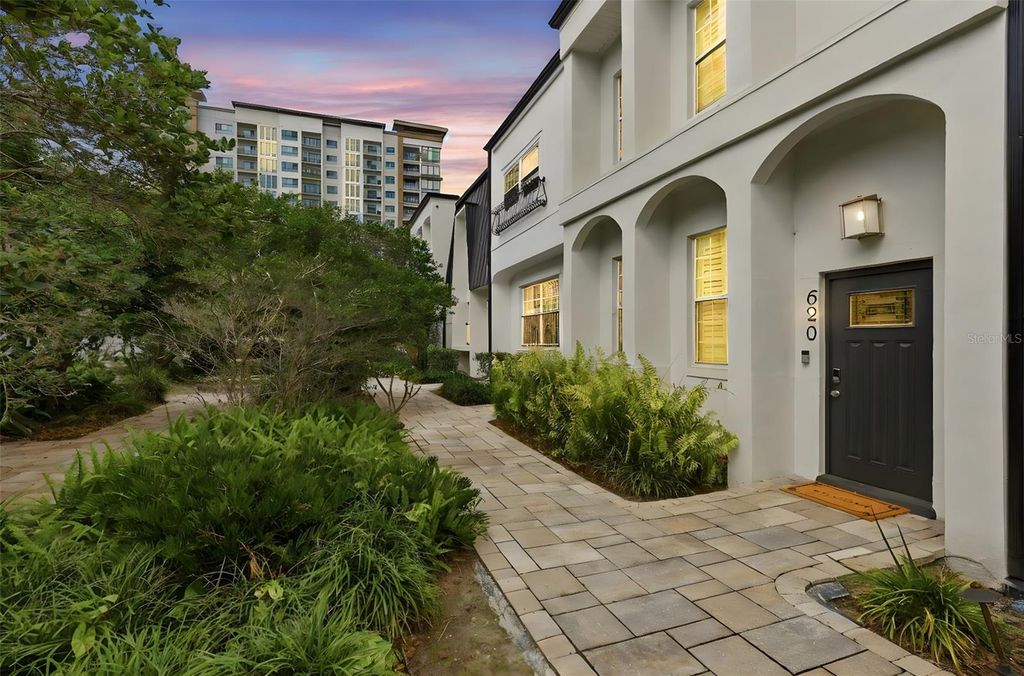 Photo of 620 E Church Street, Orlando, FL 32801 (MLS # O6390622)