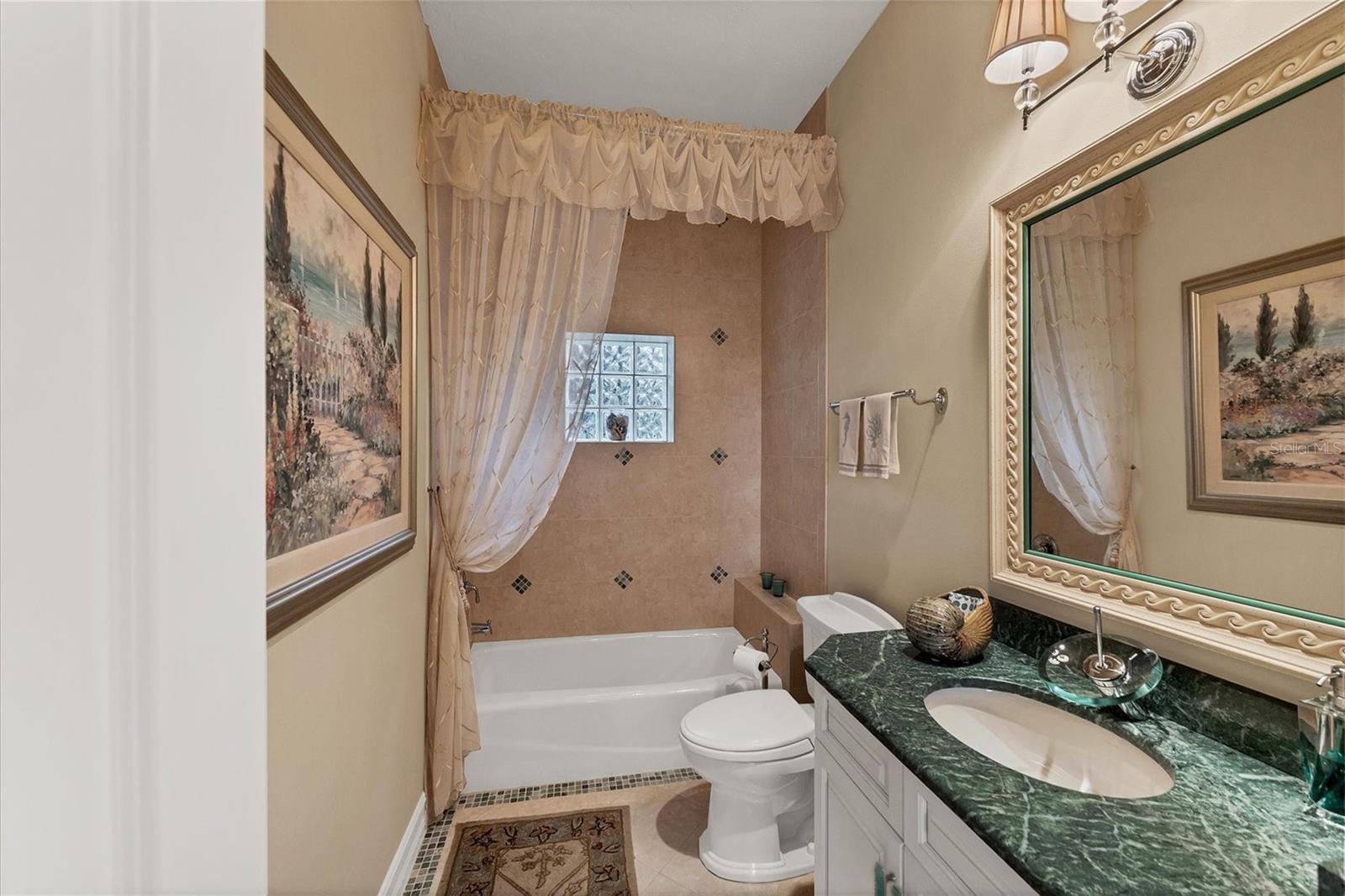 UNIVERSITY PARK - Residential