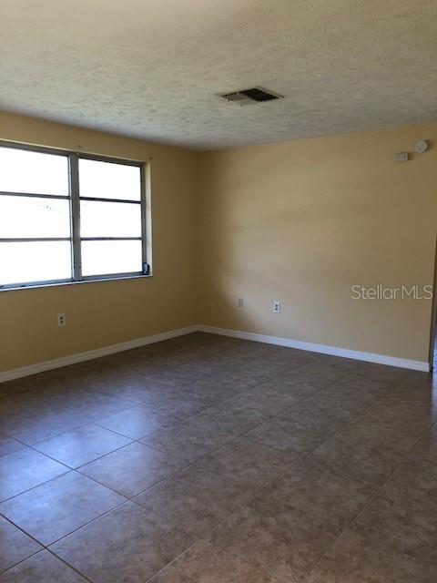 RICHEY LAKES - Residential Lease