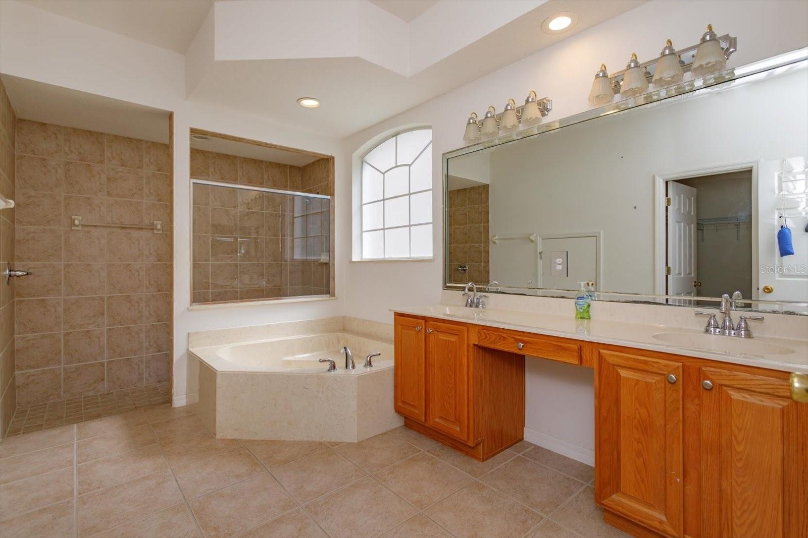 ROCK SPGS RIDGE PH 04-A 51 137 - Residential