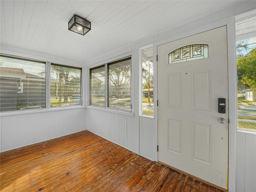 Photo of 510 S Ingraham Avenue, Lakeland, FL 33801 (MLS # L4959448)