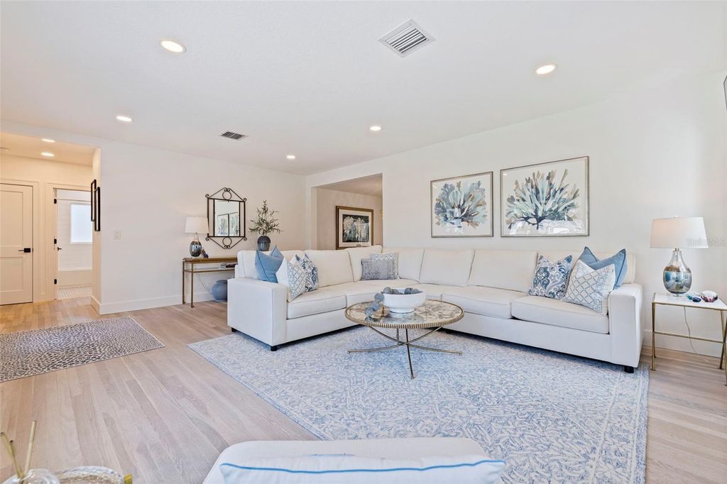 Photo of 176 25th Avenue N, St Petersburg, FL 33704 (MLS # TB8448858)