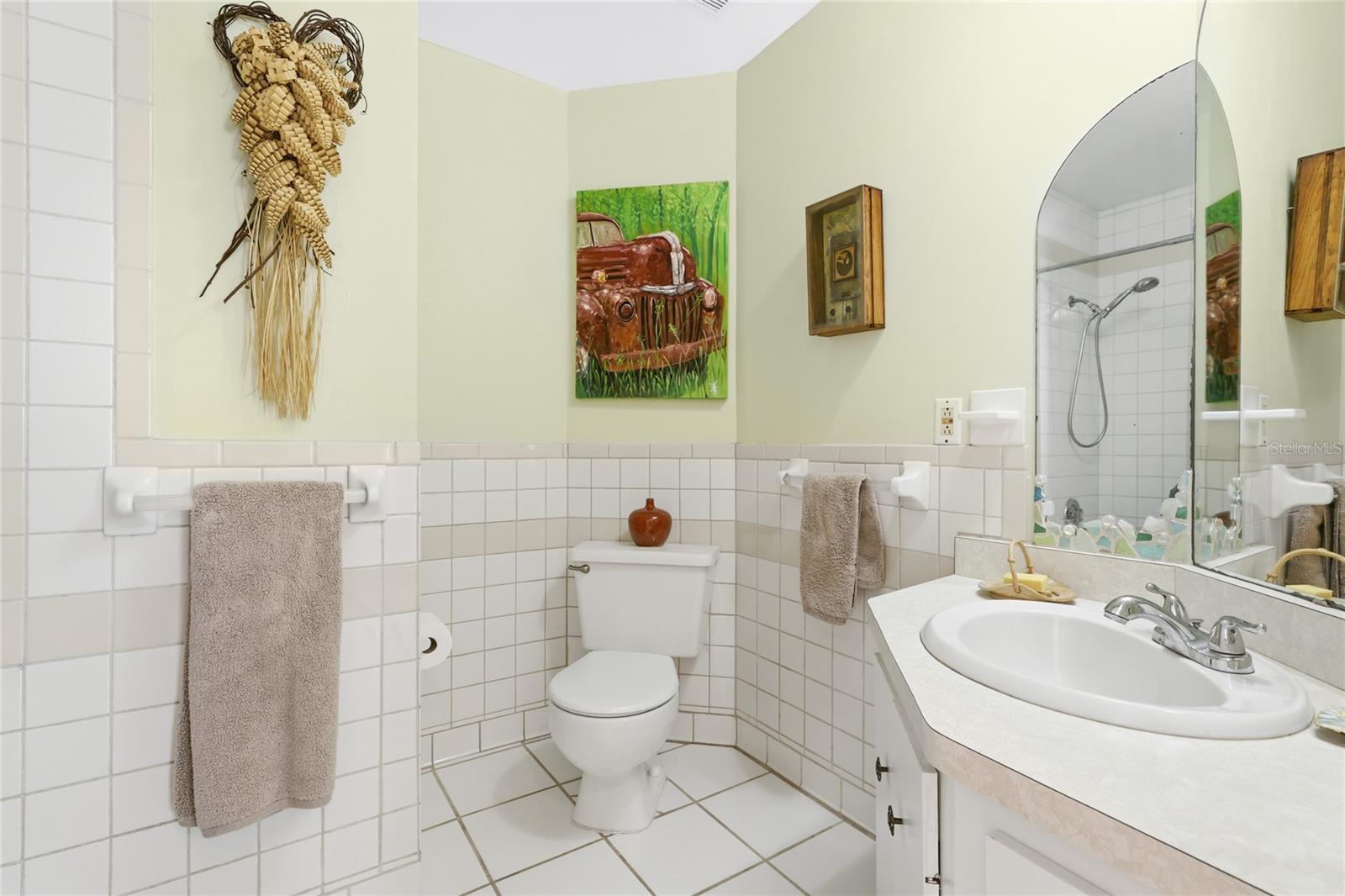 TROPICAL SHORES - Residential