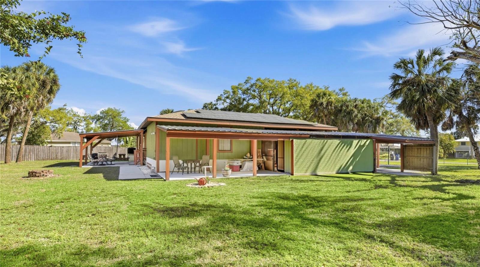 TROPICAL SHORES - Residential