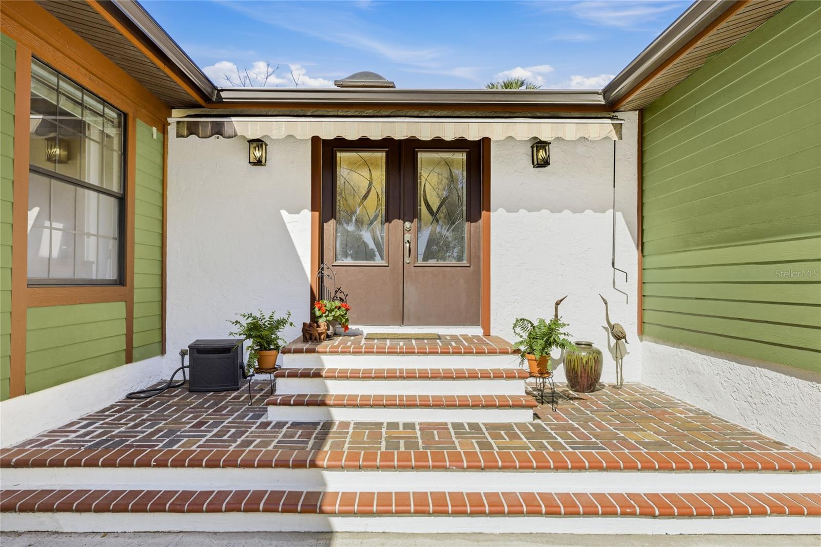 TROPICAL SHORES - Residential