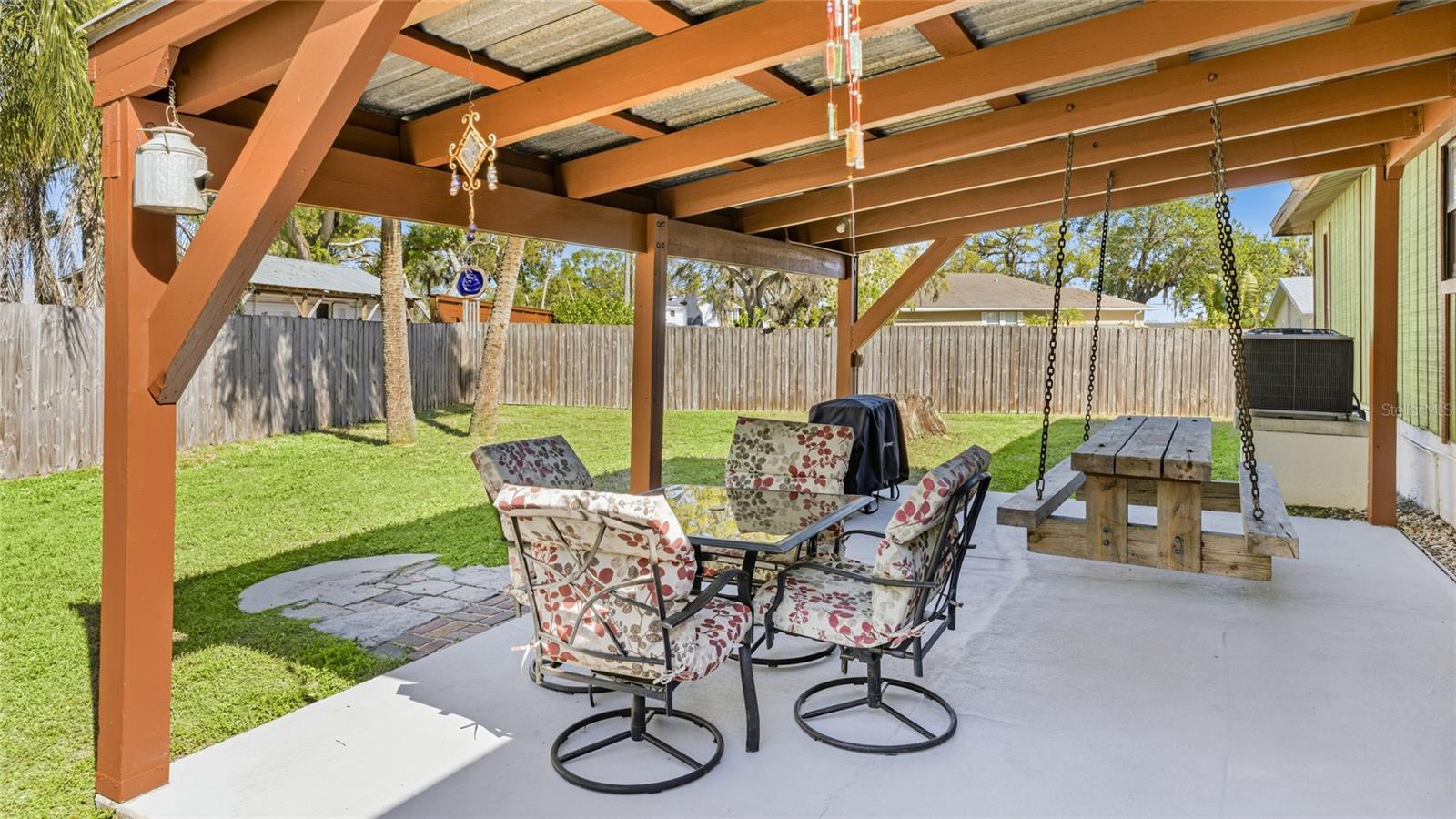 TROPICAL SHORES - Residential