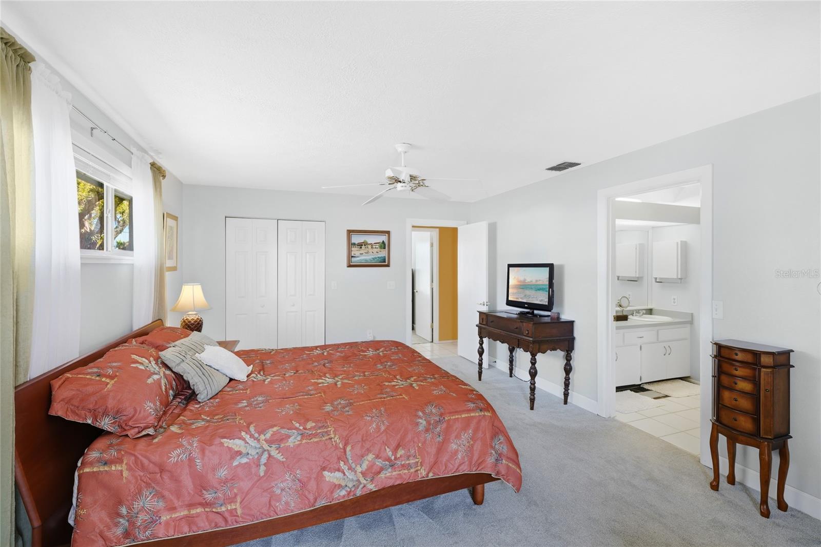 TROPICAL SHORES - Residential