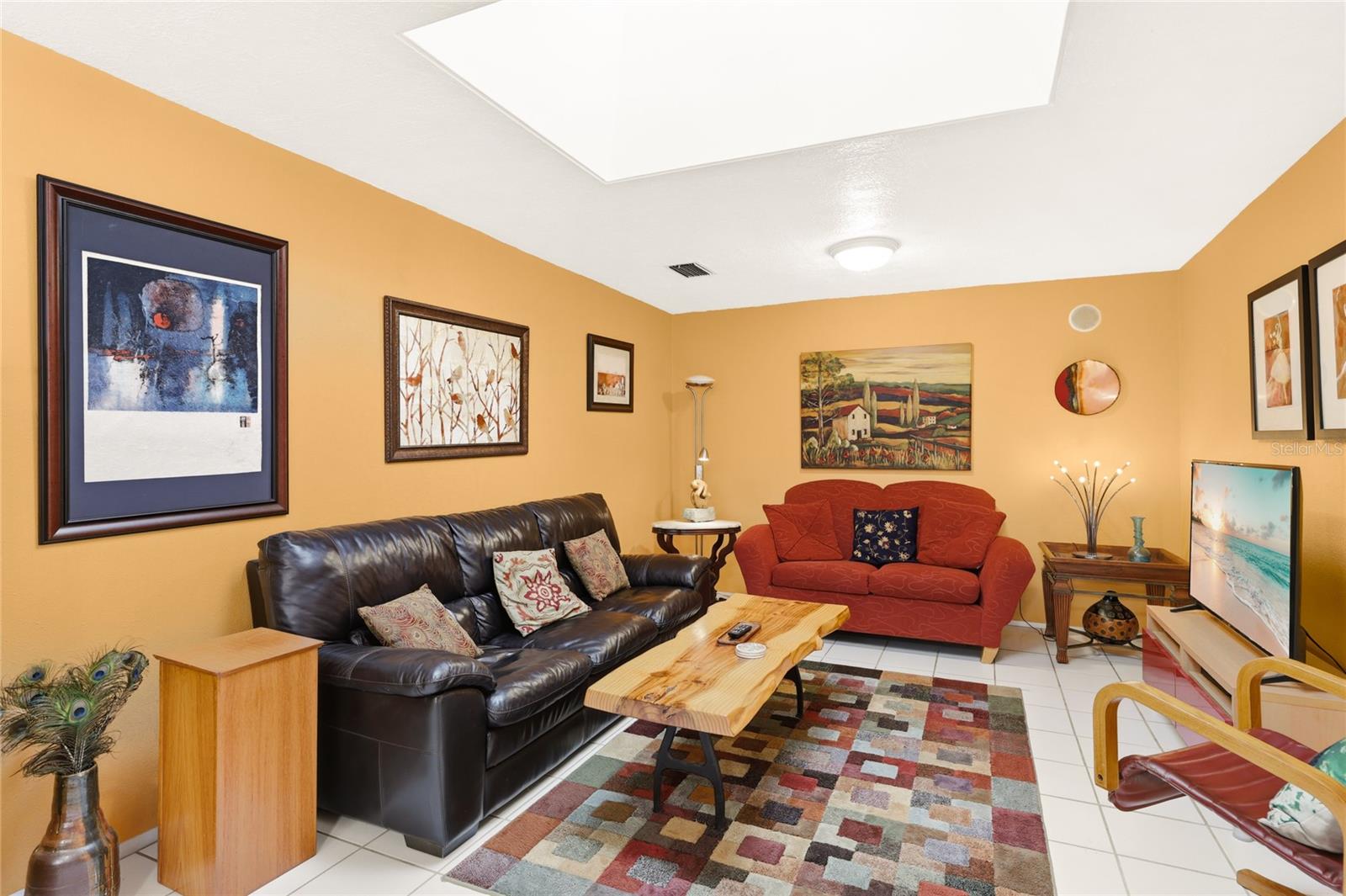 TROPICAL SHORES - Residential