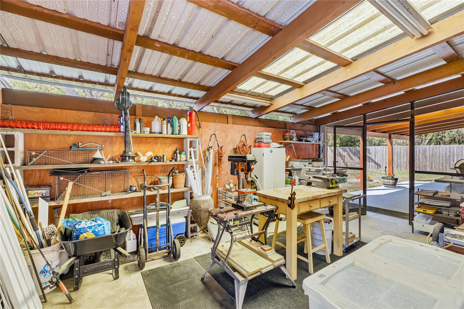 TROPICAL SHORES - Residential