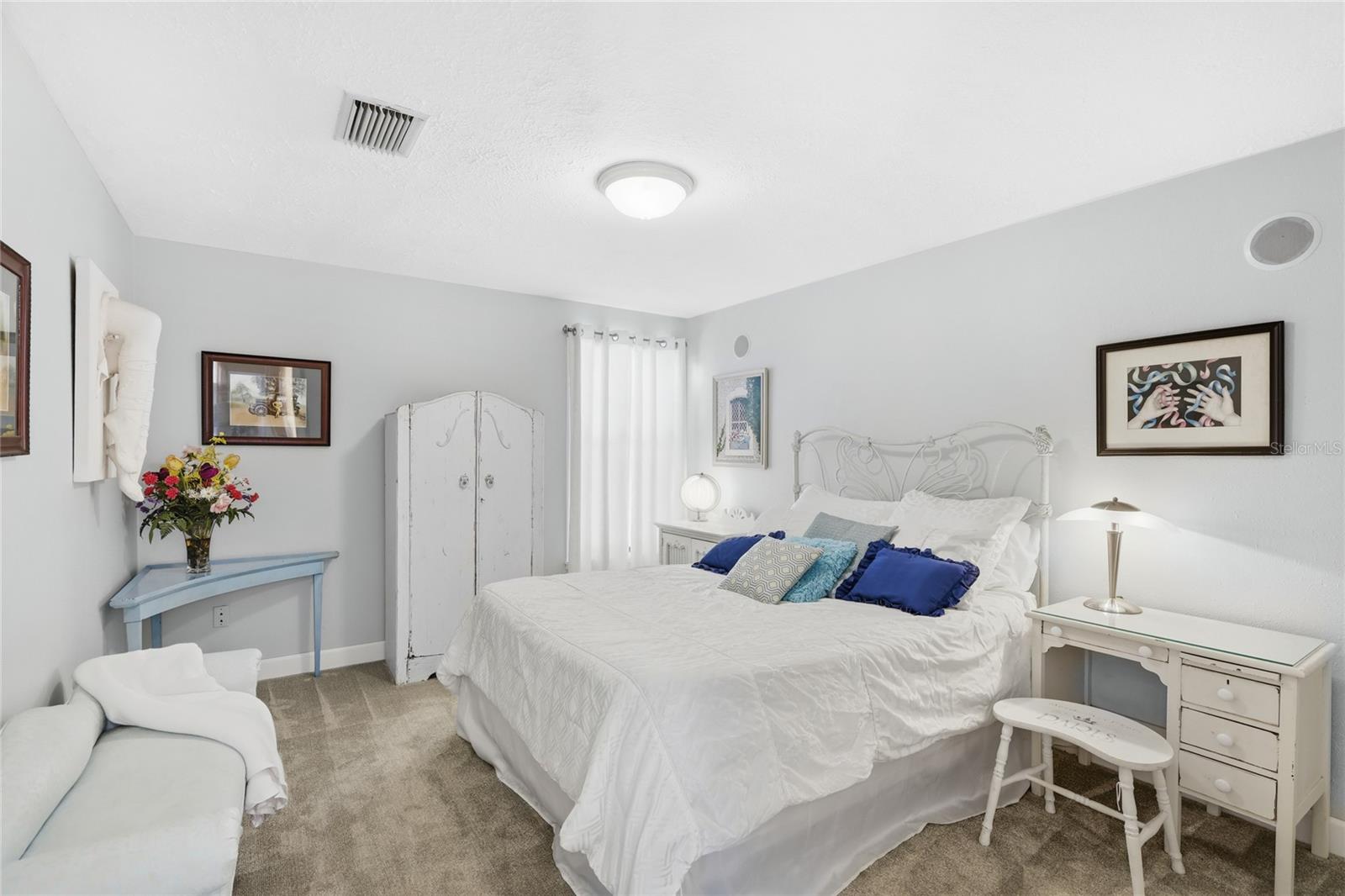 TROPICAL SHORES - Residential