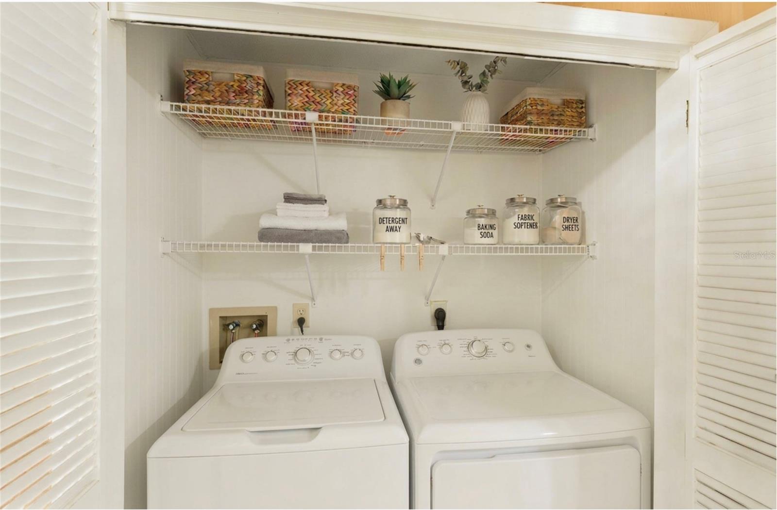 TROPICAL SHORES - Residential