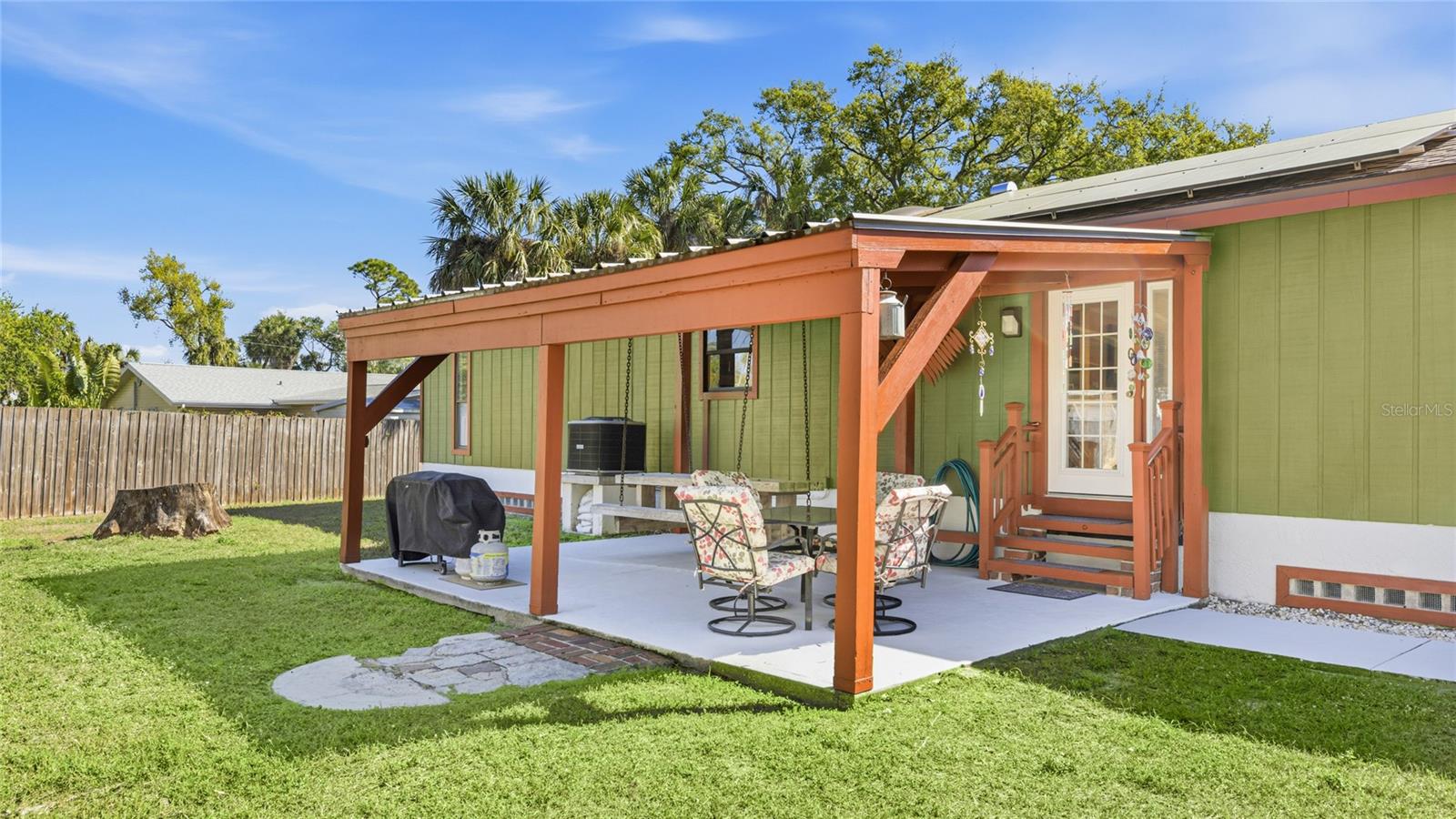 TROPICAL SHORES - Residential