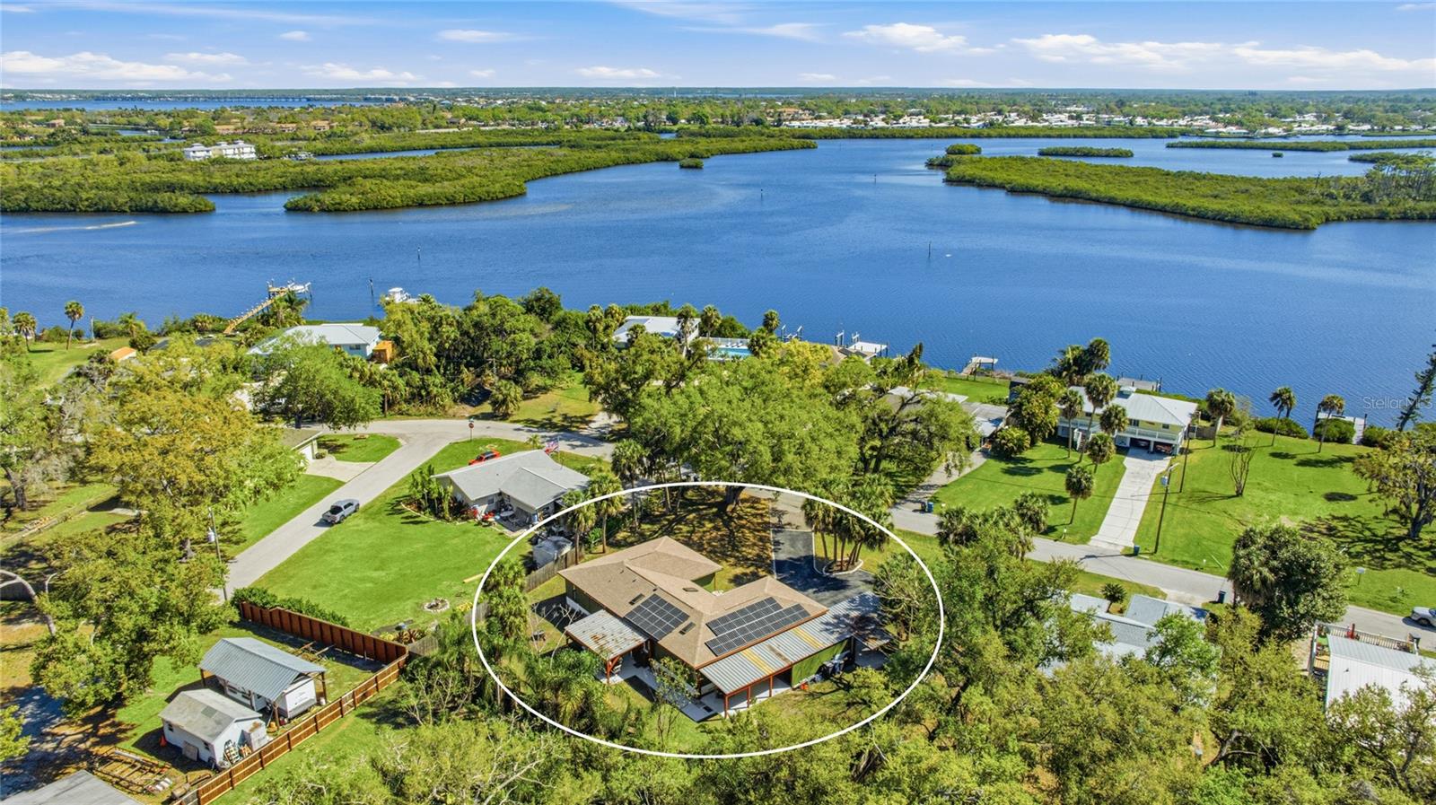 TROPICAL SHORES - Residential