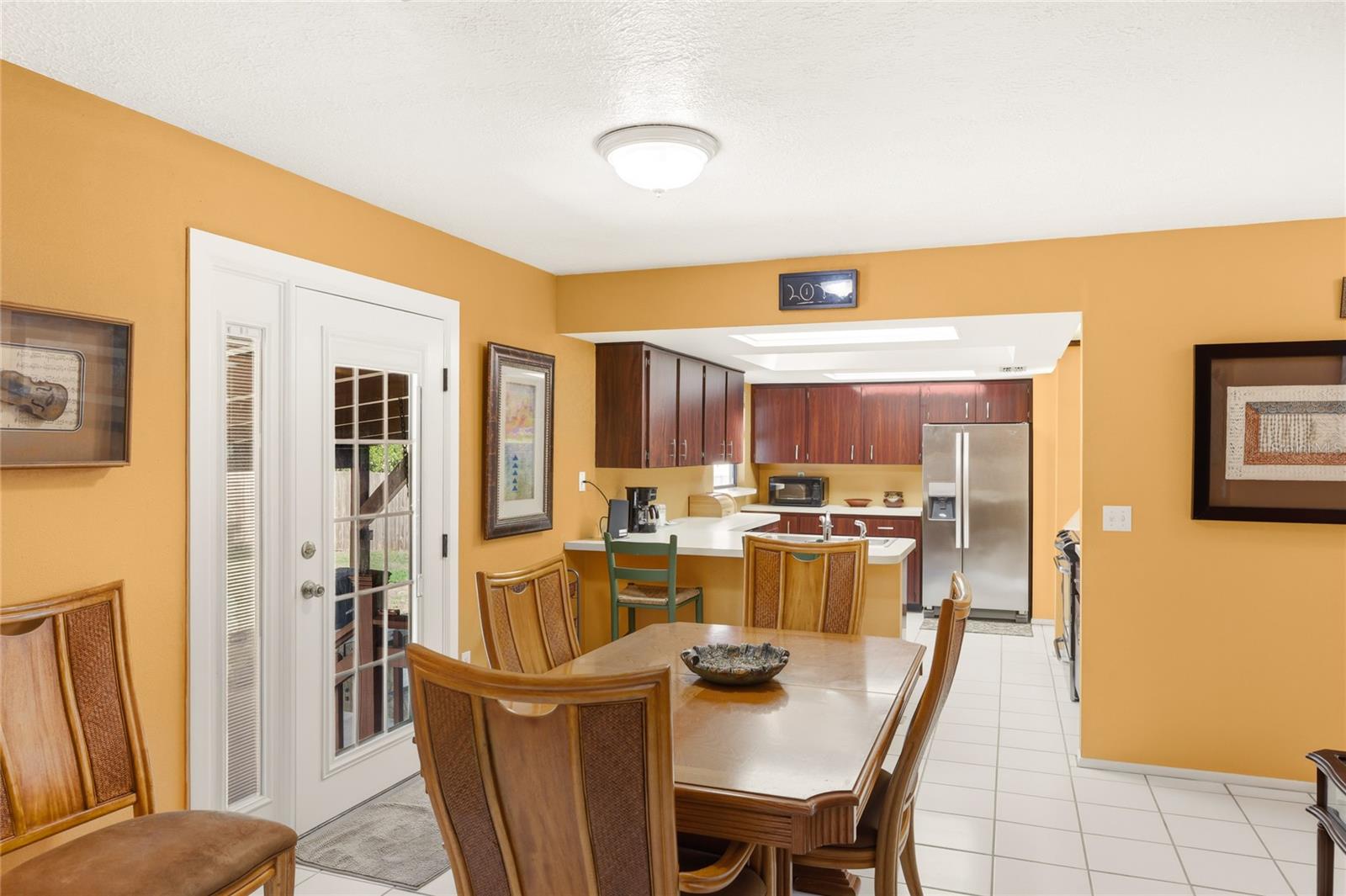 TROPICAL SHORES - Residential