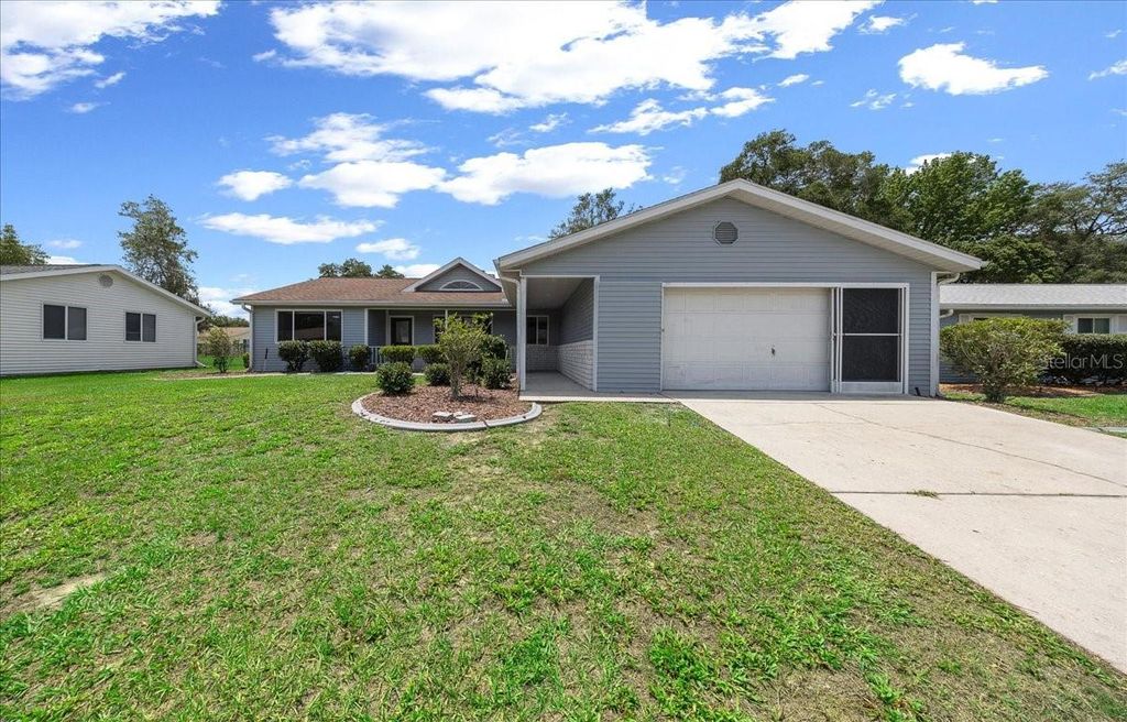 Photo of 8170 SW 109th Street Road, Ocala, FL 34481 (MLS # OM725296)