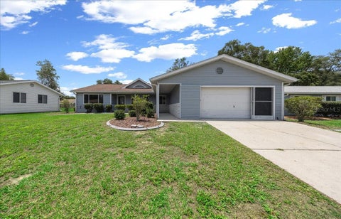 Photo of 8170 SW 109th Street Road, Ocala, FL 34481 (MLS # OM725296)