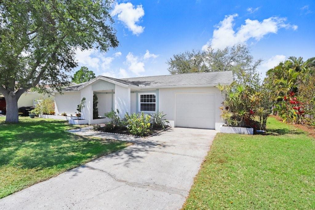 Live the Florida Waterfront Lifestyle. Welcome to your dream coastal retreat! This beautifully remodeled 3-bedroom, 2-bath waterfront home blends modern design with serene outdoor living, perfectly situated in the heart of Seminole. Nestled on a 7,505 sq ft lot with direct canal access, this Florida-style ranch features fresh curb appeal, an open-concept layout, and tranquil water views from your spacious screened-in porch. Inside, you’ll find brand new luxury vinyl plank flooring throughout and a fully renovated kitchen featuring quartz countertops, stainless steel appliances, and a breakfast bar that opens seamlessly into the dining and living areas—ideal for entertaining. Sunlight fills the home, showcasing freshly painted walls and contemporary finishes. Both bathrooms have been tastefully upgraded with stylish vanities, elegant tile work, and matte black fixtures, adding a touch of sophistication. The split floor plan offers privacy in the primary suite while keeping guests or family members nearby. Enjoy your mornings or unwind in the evenings from the screened-in porch overlooking the peaceful canal. The backyard offers plenty of green space—perfect for lounging or outdoor fun.
Located just minutes from the Gulf beaches, top-rated schools, shopping, dining, and parks, this home offers a rare combination of waterfront tranquility and everyday convenience.
This is non-smoking property. Credit and background check required per adult. Rental and liability pet insurance required. Lawn service is an additional $150/month. Don't miss out—schedule your private tour today!
