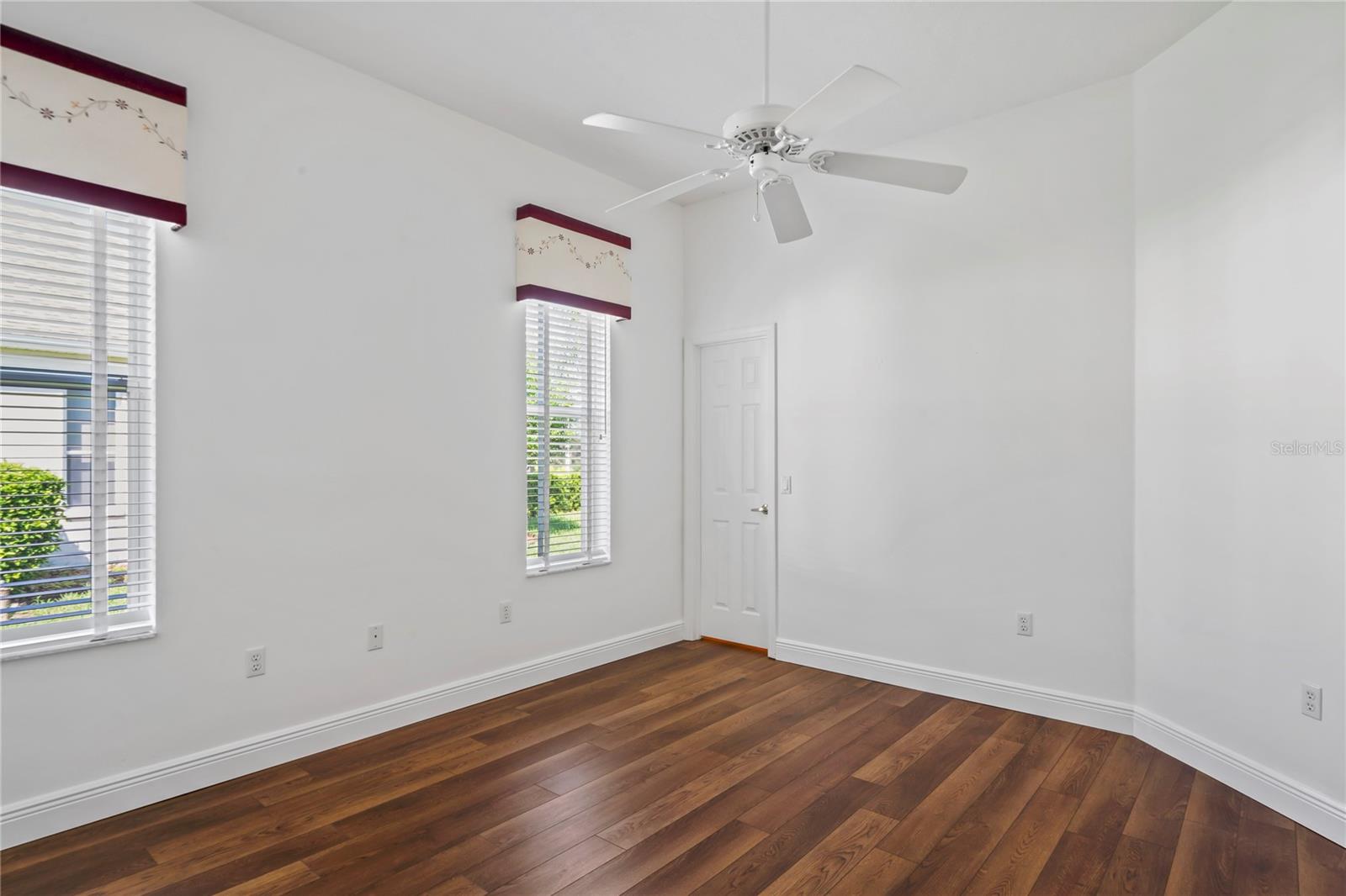 1852 GLEN LAKES PH 1 UN 4B - Residential