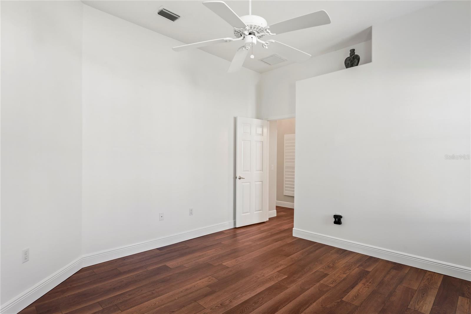 1852 GLEN LAKES PH 1 UN 4B - Residential