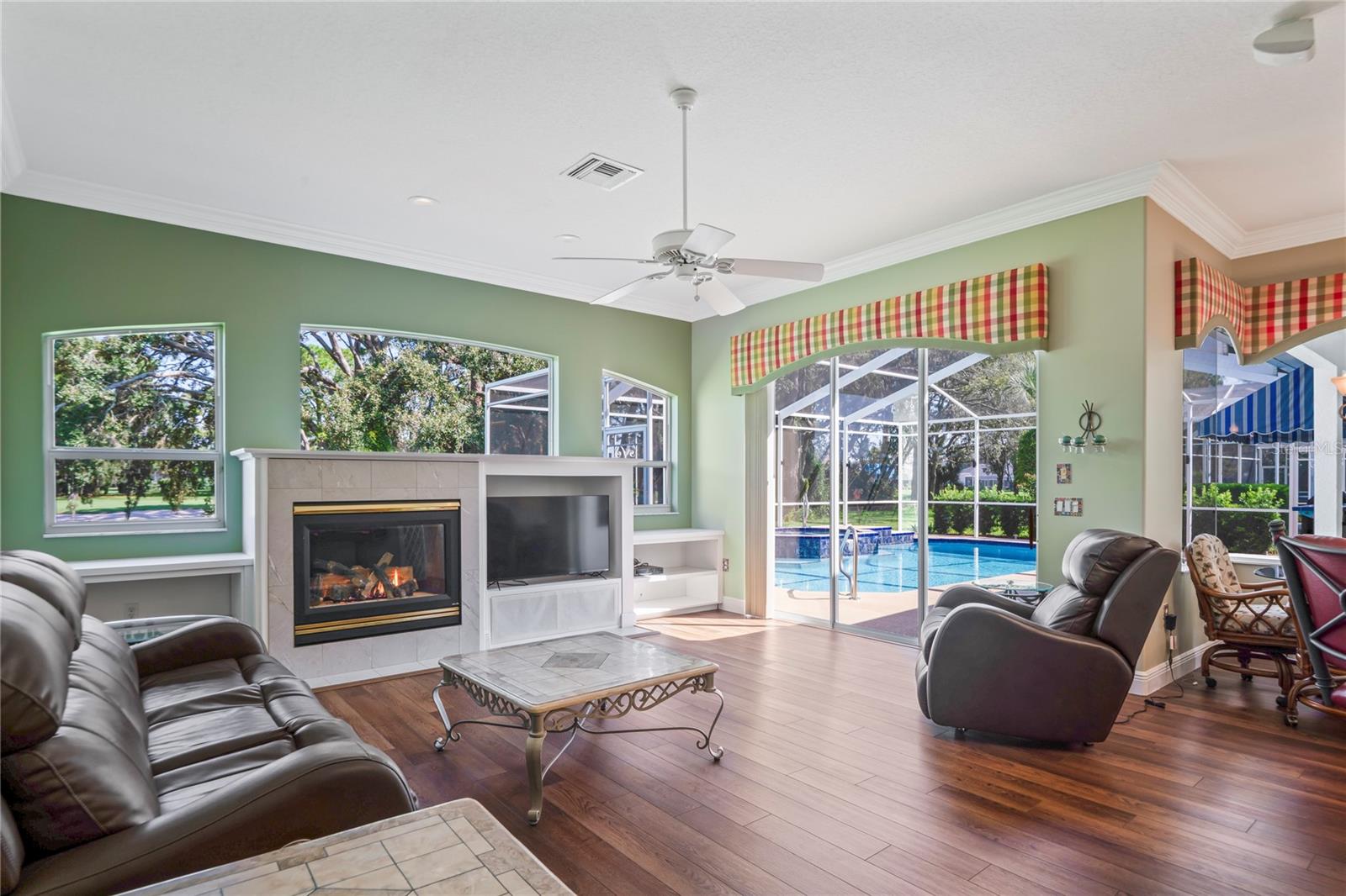 1852 GLEN LAKES PH 1 UN 4B - Residential