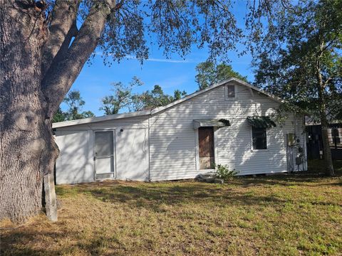 A home in AUBURNDALE