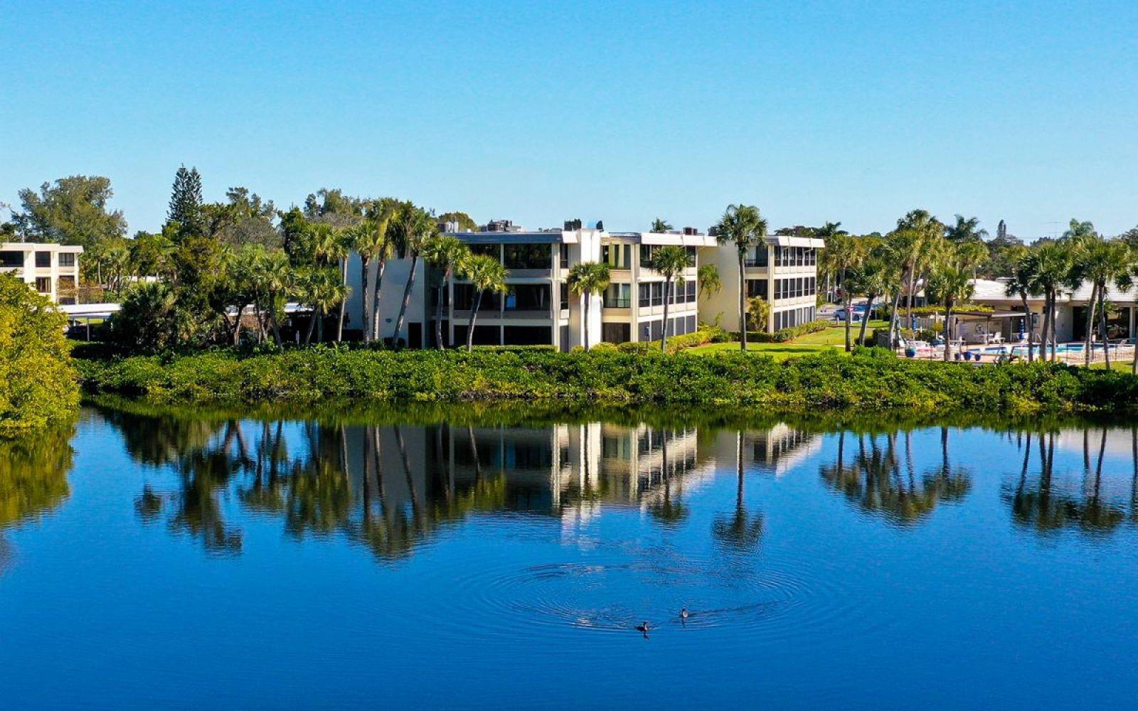 WHISPERING SANDS - Residential