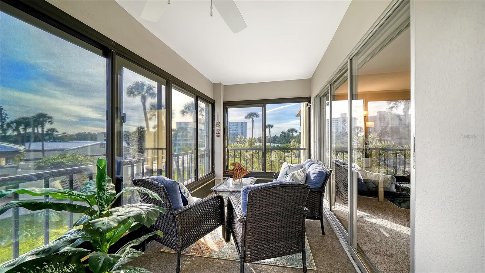 WHISPERING SANDS - Residential