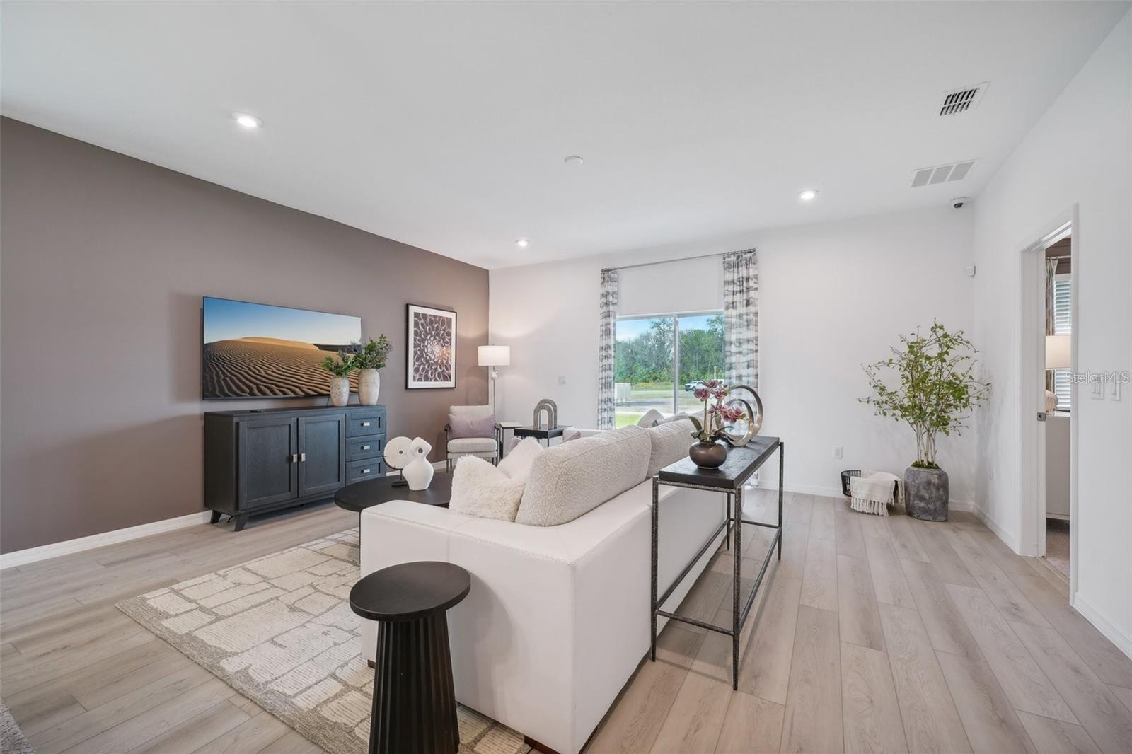 1802 LATTICE WAY