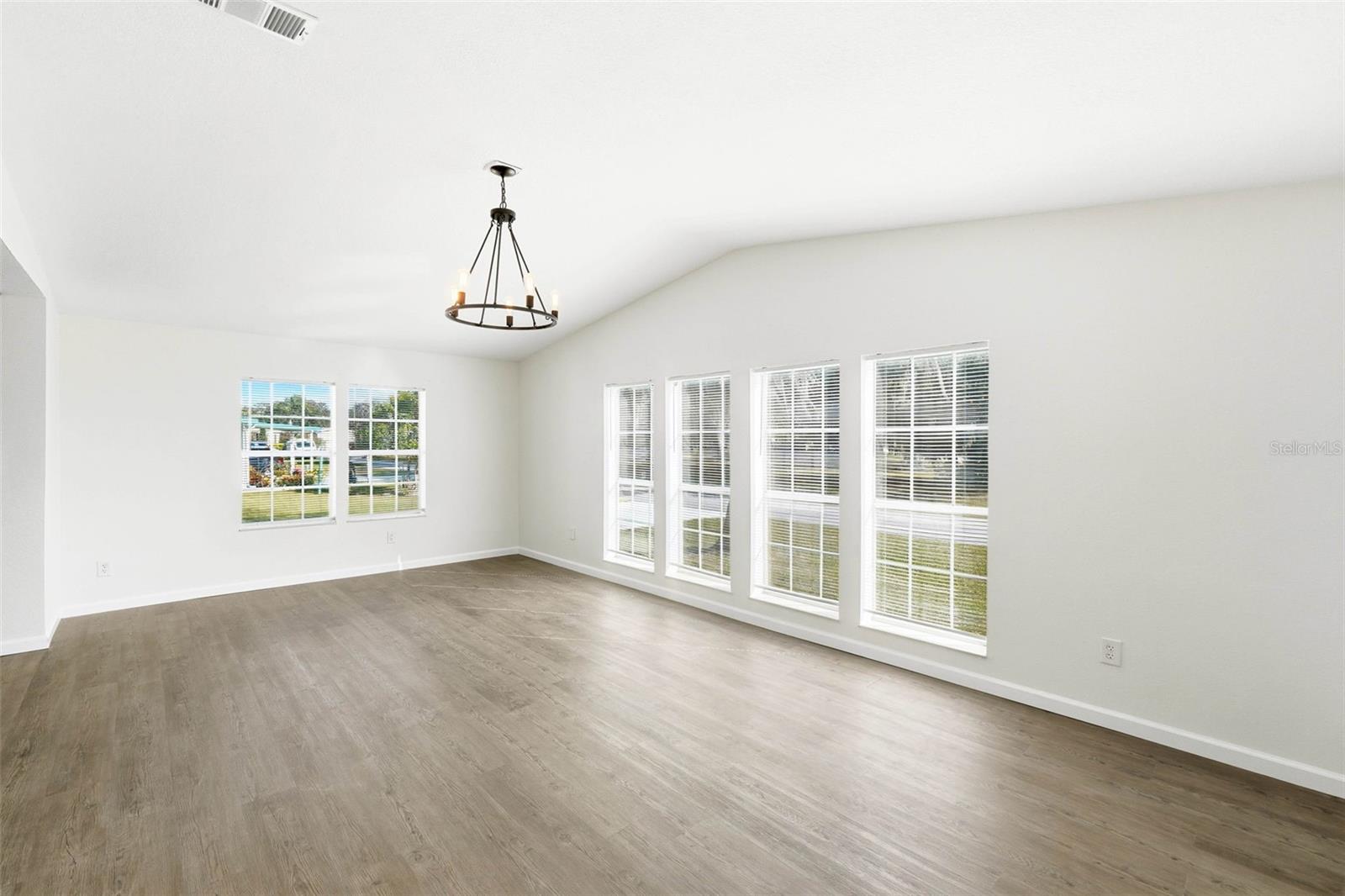 HERITAGE WOOD N LAKES ESTATES - Residential