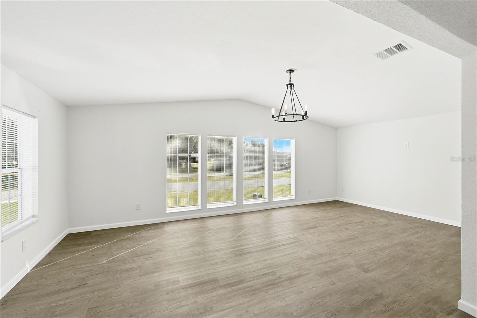 HERITAGE WOOD N LAKES ESTATES - Residential