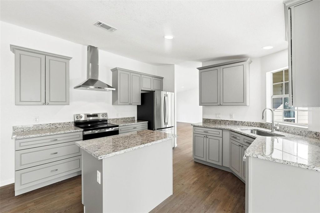 Photo of 5180 Lexington Circle, Wildwood, FL 34785 (MLS # O6355865)