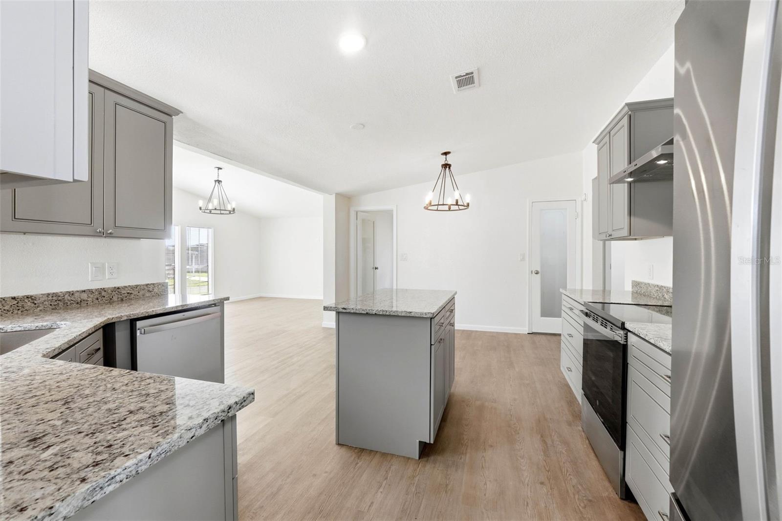 HERITAGE WOOD N LAKES ESTATES - Residential