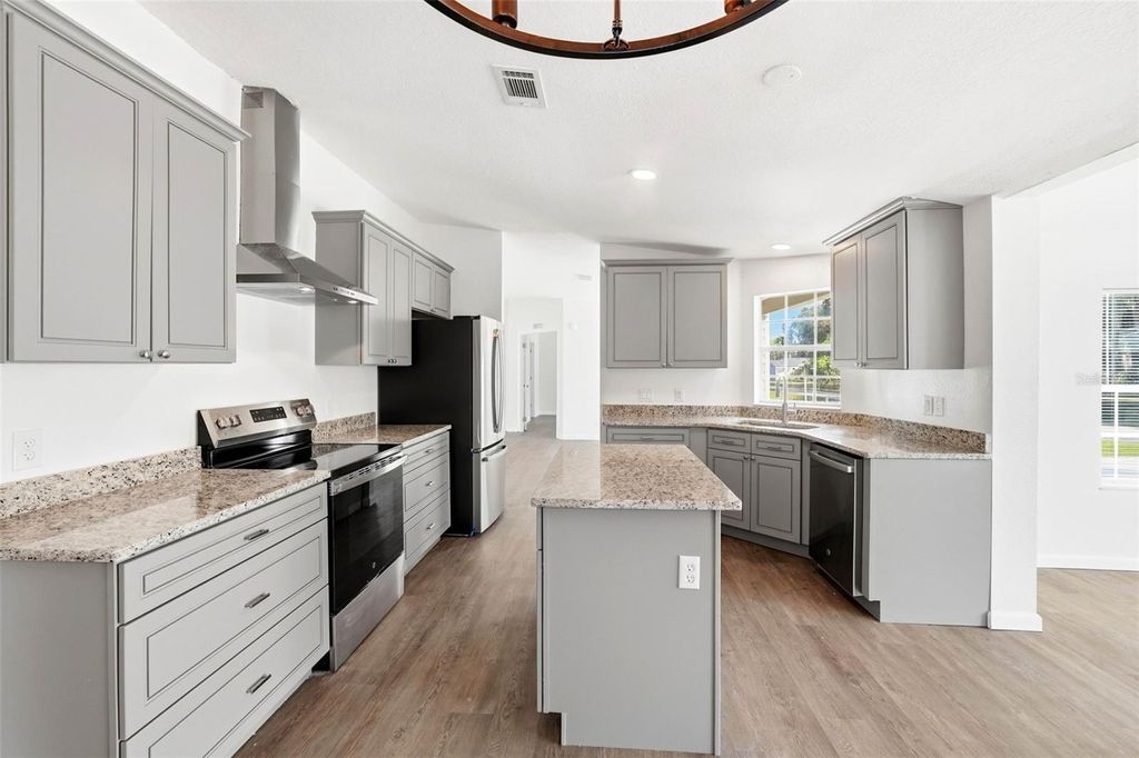 Photo of 5180 Lexington Circle, Wildwood, FL 34785 (MLS # O6355865)