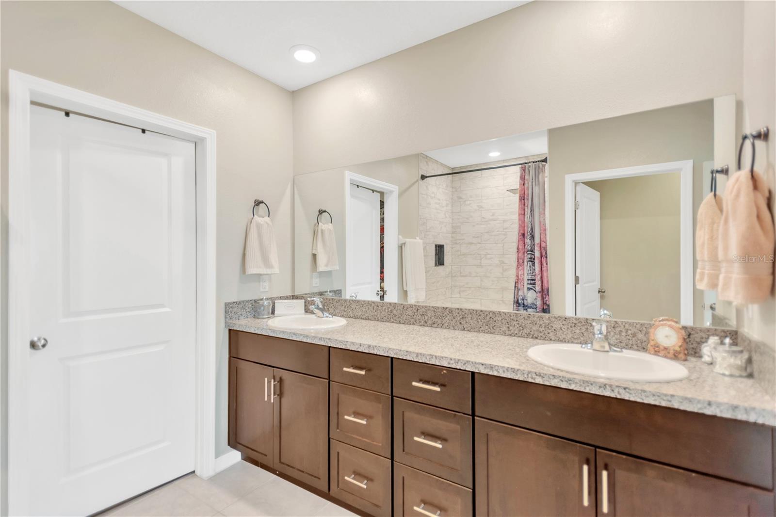 LYNWOOD ESTATES - Residential