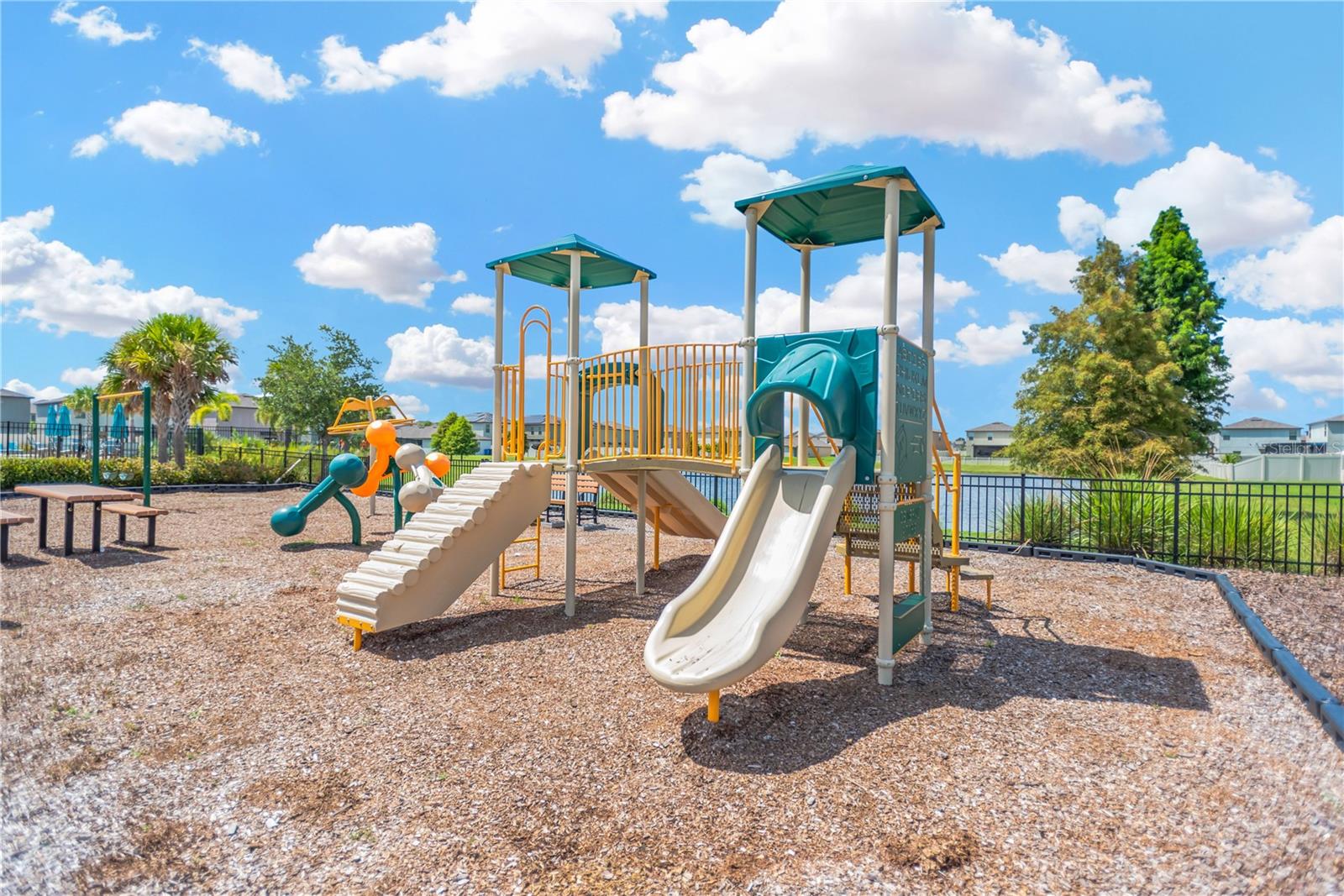 LYNWOOD ESTATES - Residential