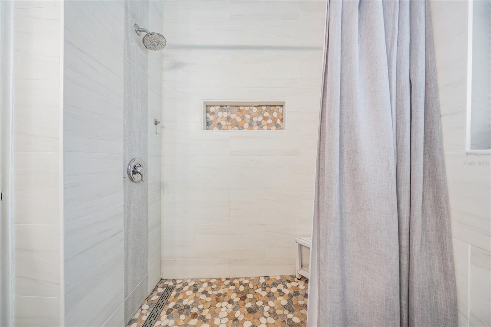 LAKE SHORE ESTATES 1ST ADD - Residential