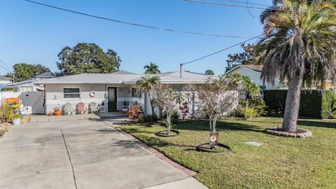 Photo of 208 W Canal Drive, Palm Harbor, FL 34684 (MLS # TB8439272)