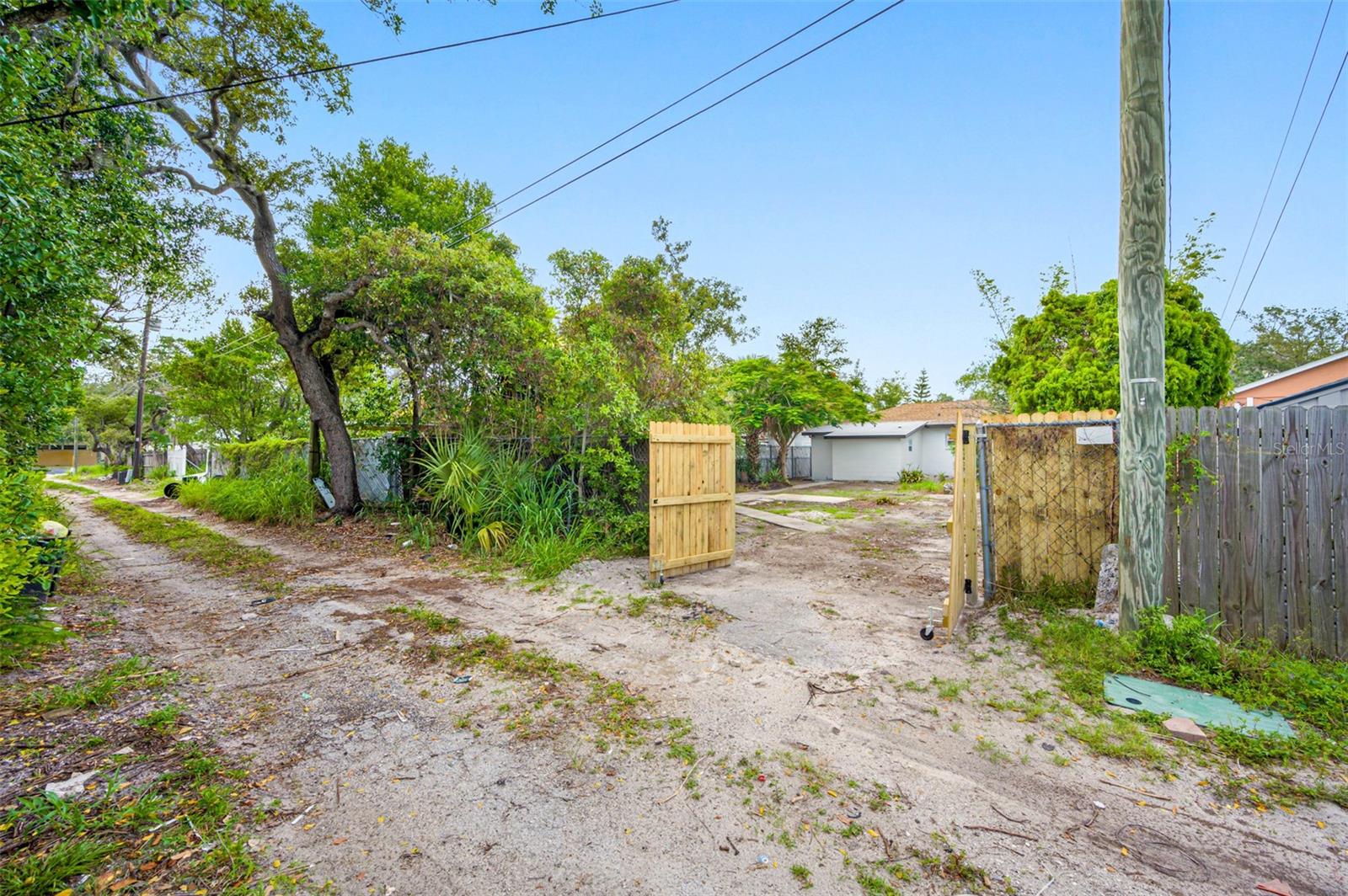 DISSTON BLVD HEIGHTS - Residential Lease