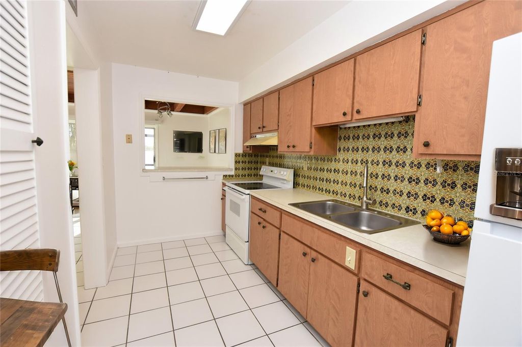 Photo of 2227 9th St SE, Winter Haven, FL 33880 (MLS # L4960324)