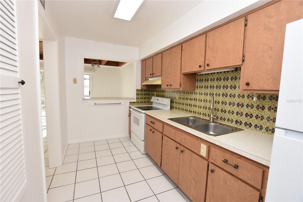 Photo of 2227 9th St SE, Winter Haven, FL 33880 (MLS # L4960324)