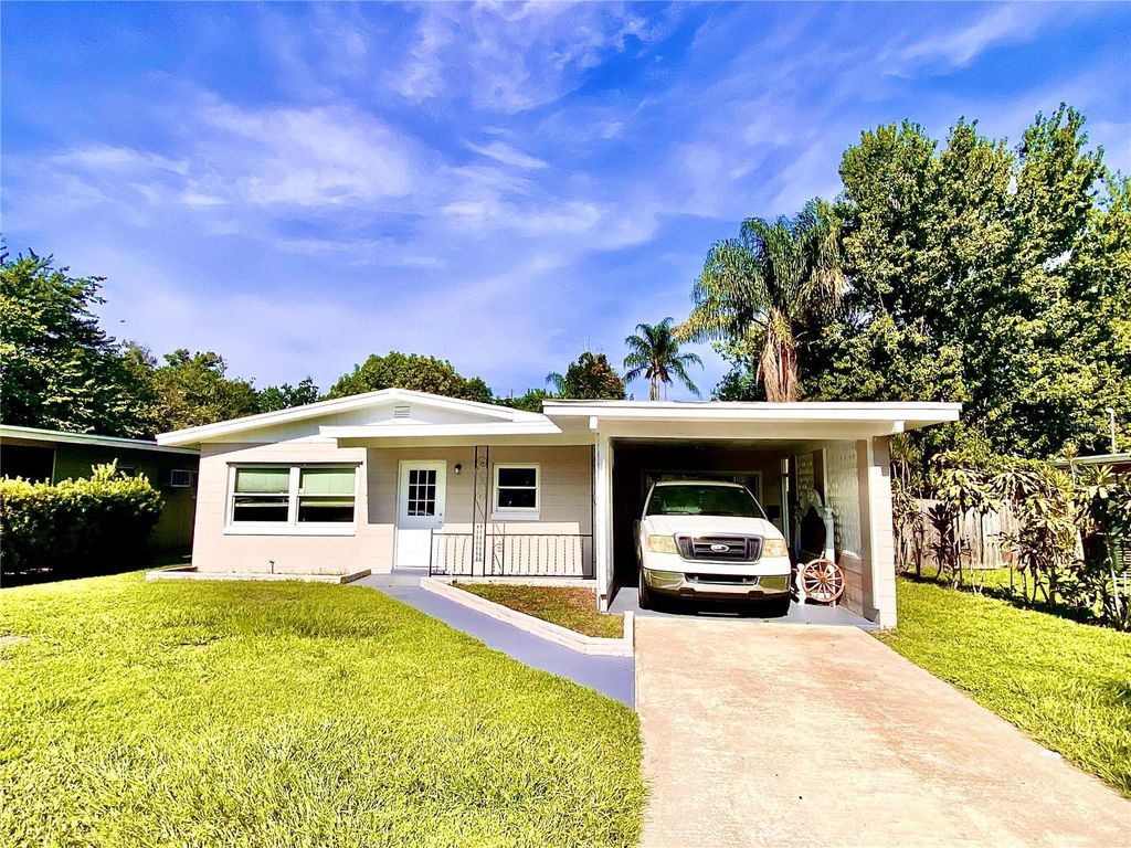 Photo of 316 Pennsylvania Avenue, Saint Cloud, FL 34769 (MLS # S5110366)