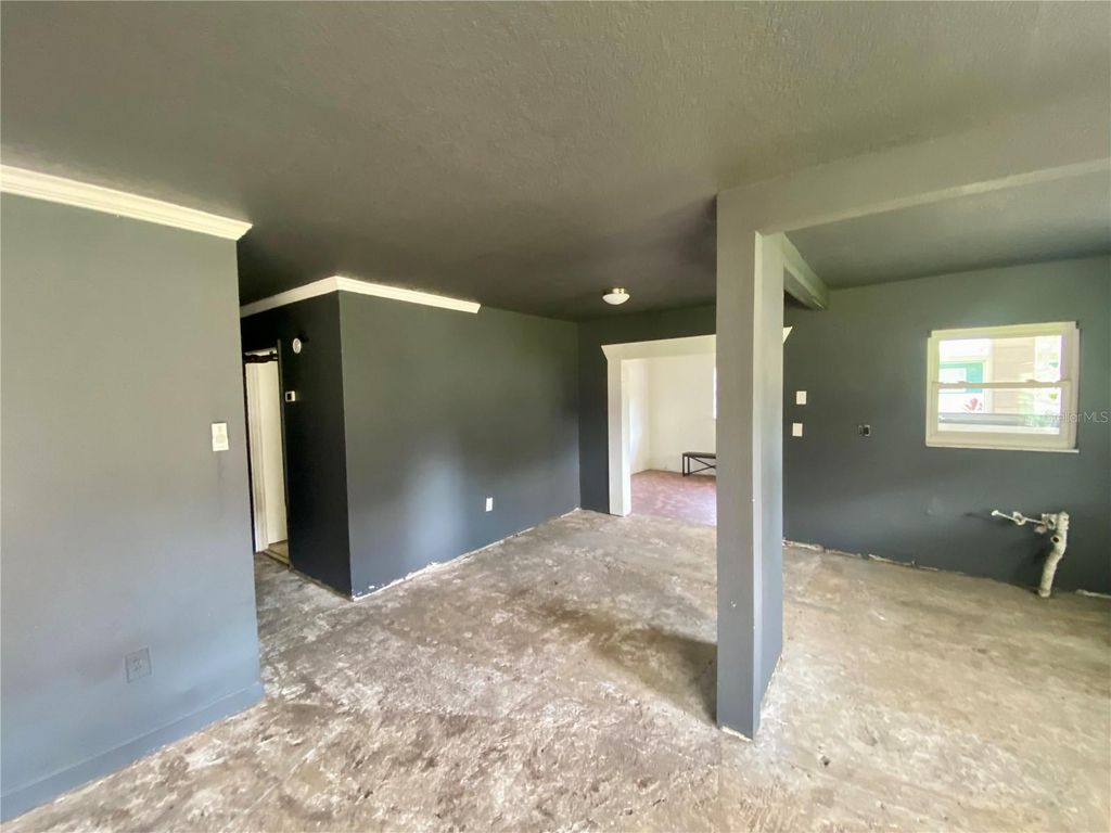 Photo of 316 Pennsylvania Avenue, Saint Cloud, FL 34769 (MLS # S5110366)