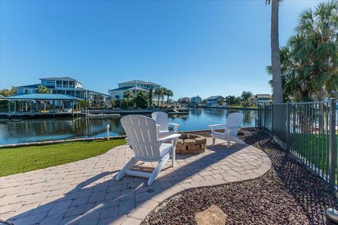 A home in HERNANDO BEACH